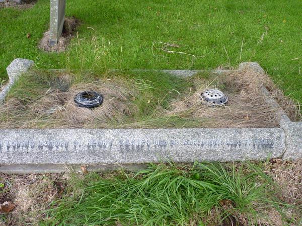 Grave photo